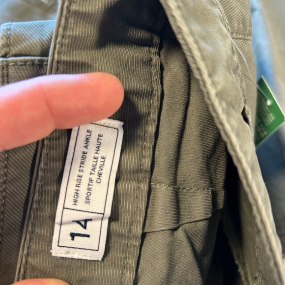 Old Navy High Rise Pants - Picture 4 of 5